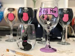 dog mom wine glass