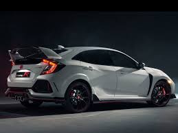 The honda civic type r is ready to tear up the track with a new limited edition trim in phoenix yellow, featuring forged bbs wheels. 2018 Honda Civic Type R Finally Debuts In Production Form Drive Arabia