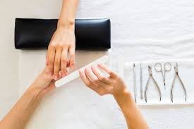 qualifications for nail technicians