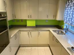 The official headquarters of the united kennel club coonhound. Light Grey Gloss Kitchen With Quartz Worktops Appliances Used Kitchen Hub