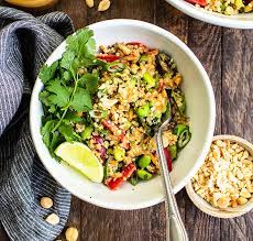 thai quinoa salad with peanut dressing