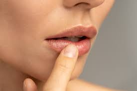 tingling lips 4 possible causes