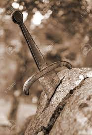 森の王アーサーの石で有名な剣エクスカリバーの写真素材・画像素材 Image 41541521