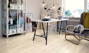 modern grey oak laminate flooring btw