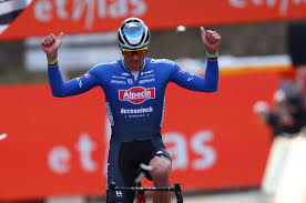 Mathieu van der Poel gagne sans forcer à Besançon à une semaine du Mondial  de cyclo-cross - La DH/Les Sports+