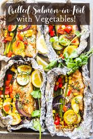 grilled salmon in foil with vegetables