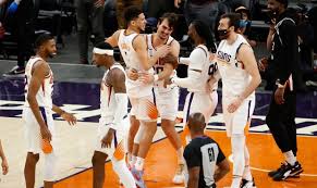 Maybe phoenix suns youngsters devin booker and deandre ayton have been waiting their entire careers for yesterday, but we in the valley of the suns have been waiting much longer. Phoenix Suns Win Pacific Division Clinch Top 2 Seed After Clippers Loss