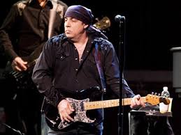 Steven van zandt (also known as little steven and (sugar) miami steve) (born november 22, 1950, boston, ma) plays guitar and mandolin in the e he moved on to form a new persona and his own solo band called little steven & the disciples of soul in the 1980s. Springsteen News Steve Van Zandt Talks About The E Street Band S New Drummer Ew Com