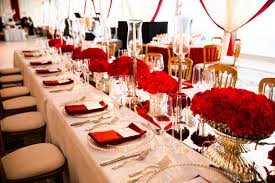 red holiday wedding inspiration with