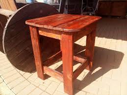 Diy Pallet Side Table For Outdoor