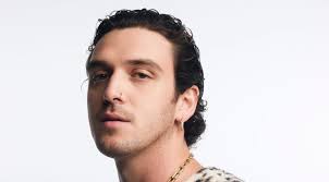 Lauv Says He's 'Gay' But Also 'Not Gay' - Metro Weekly