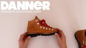 Danner 31521 Womens Mountain Light Cascade The Boot Guy Reviews