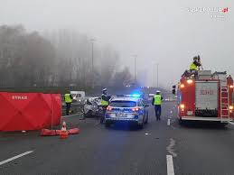 Policja poszukuje osób, które udzielały pomocy ofierze. Smiertelny Wypadek Na Autostradzie A4 W Katowicach Na Wysokosci Awf U Slaskie Eska Pl