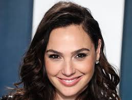 At the age of 18 in 2004 she was crowned miss israel and went on to compete for the crown of miss universe. Gal Gadot Disables Comments On Controversial Tweet Deadline