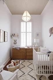 В тази игра, основната цел да се угоди на бебето чиста стая, която трябва да напусне. Smesenata Bebeshka Staya V 43 Interiorni Snimki