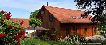 Wir haben 327 immobilien zur miete in kleines haus bayern ab 109 € für dich gefunden. Holzhaus In Bayern Mieten Bayerischer Wald Ferienhaus Aus Holz Romantischer Urlaub
