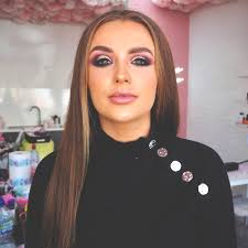 chloe hartfield makeup