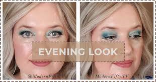 bright blue summer makeup idea for