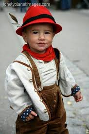 Austria is considered as one of the top tourist destinations in europe. Pin By Maureen Sternlieb On Miniaturas Beautiful Children Traditional Outfits Austria