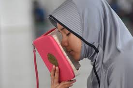 Sesiapa yang berkemampuan untuk khatam, itu lebih baik. Kenapa Kamu Harus Optimis Bisa Khatam Al Qur An Di Ramadan Tahun Ini