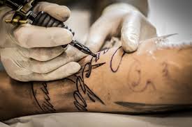 Apakah tempat yang paling populer untuk tato pada wanita? Cara Menggambar Tato Superprof