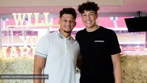 Being the son of a professional athlete is tough enough, but having a sibling who is world famous can really make life hard. Patrick Mahomes Brother Flaunts Incredible Basketball Skills Nba Fans Take Notice