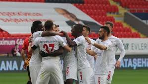 Türkiye futbol federasyonu 1.liginde 14. Super Lig Puan Durumu 2021 Super Lig De Sezonun En Gollu Haftasi Geride Kaldi