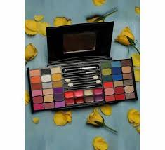 incolor women makeup kit uc004 125 gm