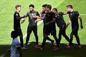 Getting ready for augsburg and a trophy lift last training week of the season has begun fc bayern begun their last week of training in grassau as they get set for matchday 34. 5d Ofpnxfjlq6m