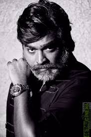 The image features a bloodies and battered vijay sethupathi facing vijay, ready for a fight. Vijay Sethupathi Tamil Actor Gallery 2017 Latest Vijay Sethupathi Images Gethu Cinema Actor Photo Actor Picture Actors Images
