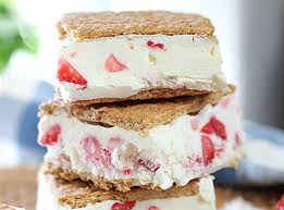 Recipes for desserts are varied, one of the dietary options are yoghurt cakes. 100 Desserts Under 100 Calories Purewow