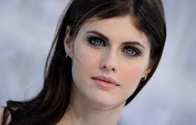 It represents a presence of innocence and cuteness (this is because the blue no i don't think leah is going to be in the movie new moon, but they were considering this new actress gishel to play her. Wallpaper Look Girl Actress Brunette Blue Eyed Hair Alexandra Daddario Alexandra Daddario Images For Desktop Section Devushki Download