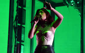 Lordes Melodrama Debuts At 1 On Us Charts Rnz News