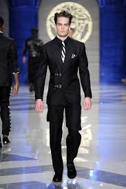 Single breasted design, two side pockets, one chest pocket, one. I Love This Versace Suit Versace Men Fashion Show Images Menswear