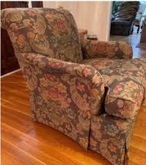 cost to reupholster sofa or chair