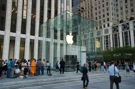 The first in a new generation of apple stores has opened in the heart of chicago. Apple Store Fifth Avenue Manhattan 2006 Structurae