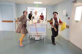 Les Clowns de l'Espoir (re)donnent le sourire aux enfants hospitalisés -  Région Hauts-de-France