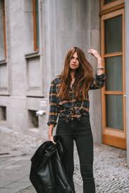 how to wear an oversized plaid shirt in