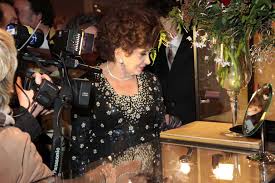 gina lollobrigida visits sotheby s