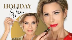 2 holiday makeup looks to try this year