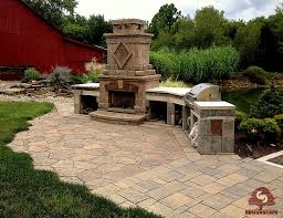 Patio W Fireplace And Built In Grill