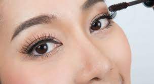 hacks and tips to nail your eye makeup