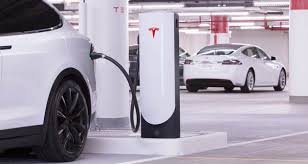 Tesla na zkoušku zpřístupní své nabíječky ostatním značkám | Automobil Revue