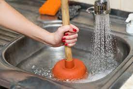 There are many things that you can do to fix this problem without spending a fortune. 7 Ways To Fix A Clogged Kitchen Sink Blog ð——ð—²ð˜ð—¼ð˜‚ð—¿ ð—£ð—¹ð˜‚ð—ºð—¯ð—¶ð—»ð—´