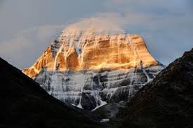 Mount kailash, mountains, snow mountain, blue sky, white cloud. Photos Isha Sacred Walks