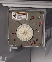 Before disassembly he verified that the problem is with the motor by placing a piece of paper in the path of the fingers that move the newly. Maytag Whirlpool Fridge Ice Maker Not Working How To Test Diy Appliance Repairs Home Repair Tips And Tricks