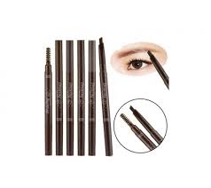 I never used an eyebrow pencil with this shape before and when i got to use it i felt very clumsy, but it turned out it was very easy to manage and the result was very natural and put together. Etude House Drawing Eyebrow Pencil