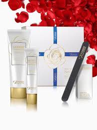 beautifying luxury nail kit pion