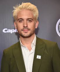 Get a 12.000 second hairdresser dye the hair dye stock footage at 29.97fps. Joe Jonas Got A New Platinum Blonde Hair Color