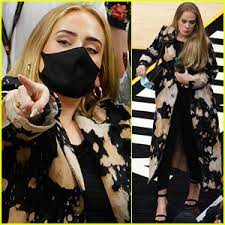 Adele is out and about and looks elegant while doing it. Ta9ccpfes3artm